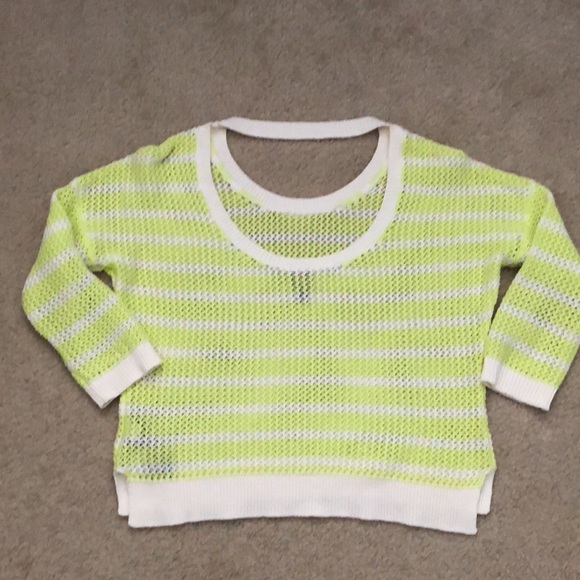 Beautiful crochet open back summer sweater - Picture 5 of 9